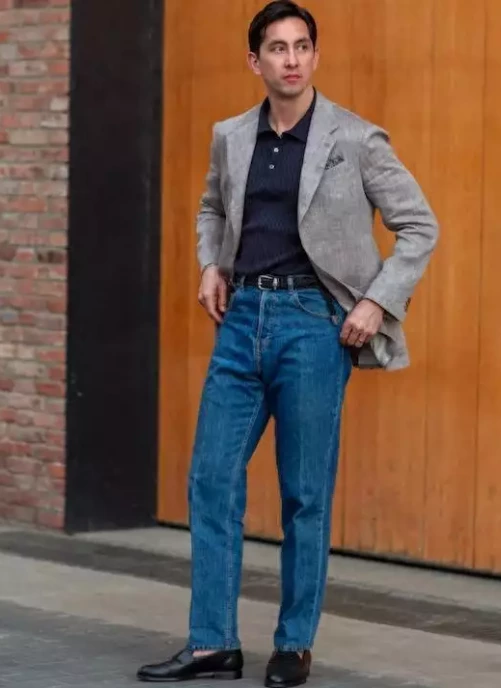 What's the magic of wearing a suit and jeans on the streets of Shanghai?