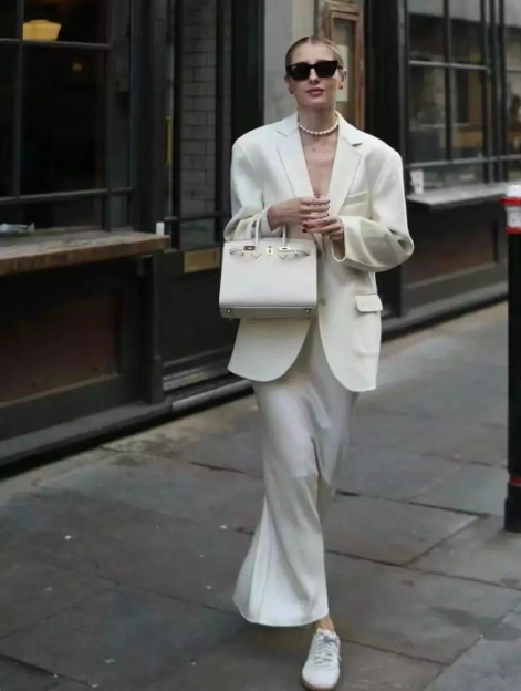 تناسب + تنورة أزياء مطابقة ( 3 - الساتان تنورة )