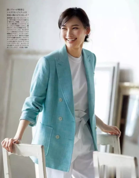 Suit+T-shirt (END): Dress up LOOK!