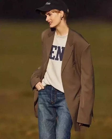 Suit+T-shirt (END): Dress up LOOK!