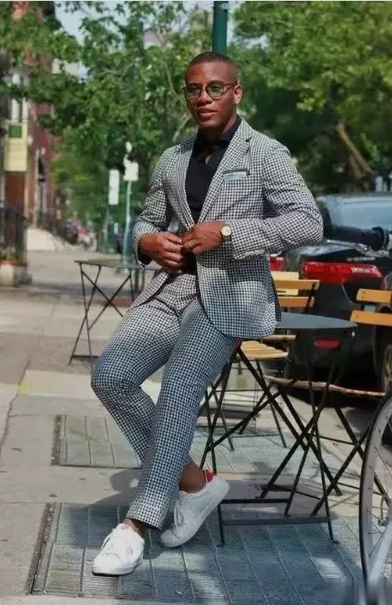 Plaid Suits: Exuding Gentlemanly Charm