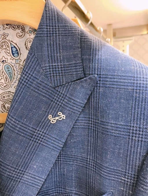 Unexpected Details in Suit Making – Milanese Eyelets